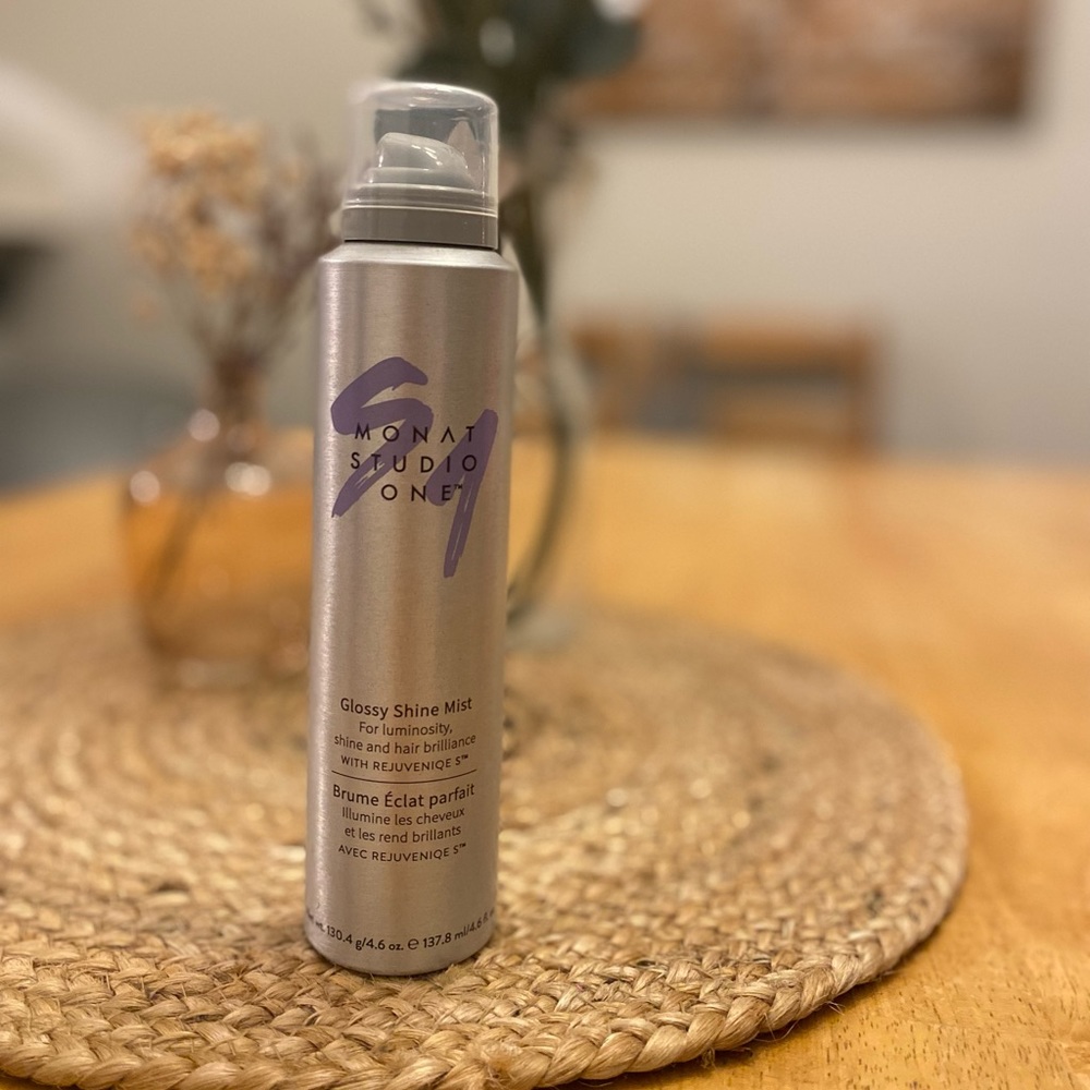 Monat glossy shine mist